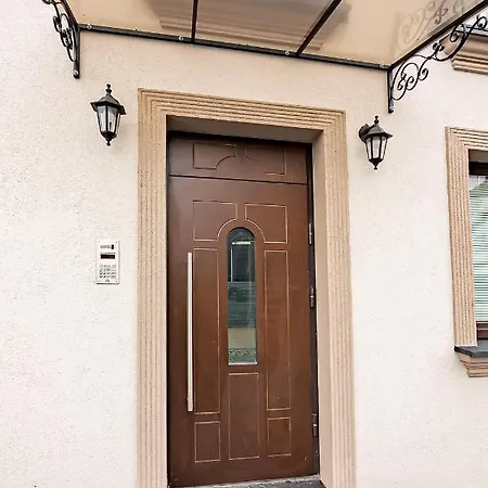 Owls Hill Apartmán Kaunas